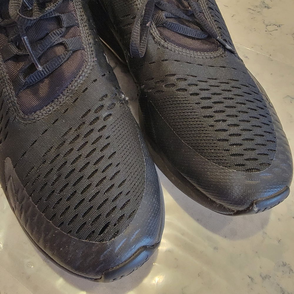 Nike Air Max 270 Mens 11.5 Triple Black Running Shoes Sneakers AH8050-005 - Picture 4 of 16